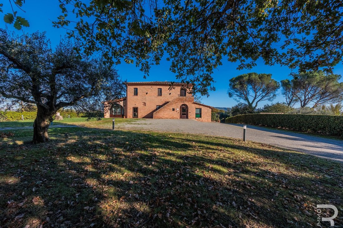 Farm Ranch in Chiusi, Tuscany, Italy 4 - 16581521