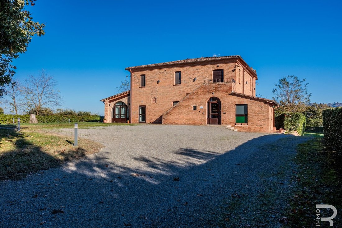 Farm Ranch in Chiusi, Tuscany, Italy 3 - 16581521