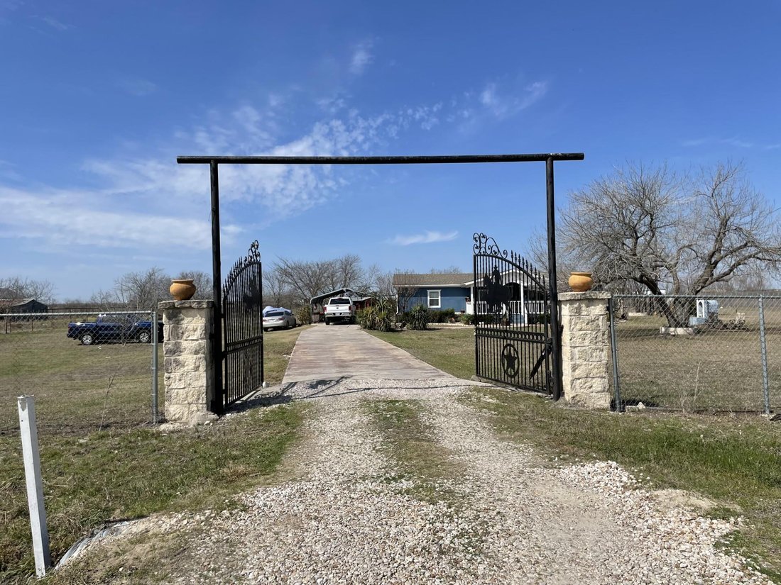House in Coupland, Texas, United States 1 - 16591083