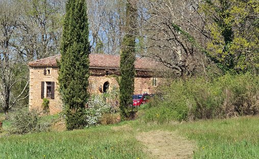 The Noble Chartreuse With Swimming Pool And Pigeoneer
