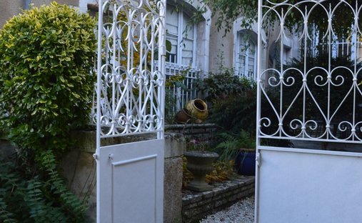 Castle for Sale in Auxerre, Bourgogne-Franche-Comté, France