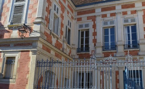 Castle for Sale in Auxerre, Bourgogne-Franche-Comté, France