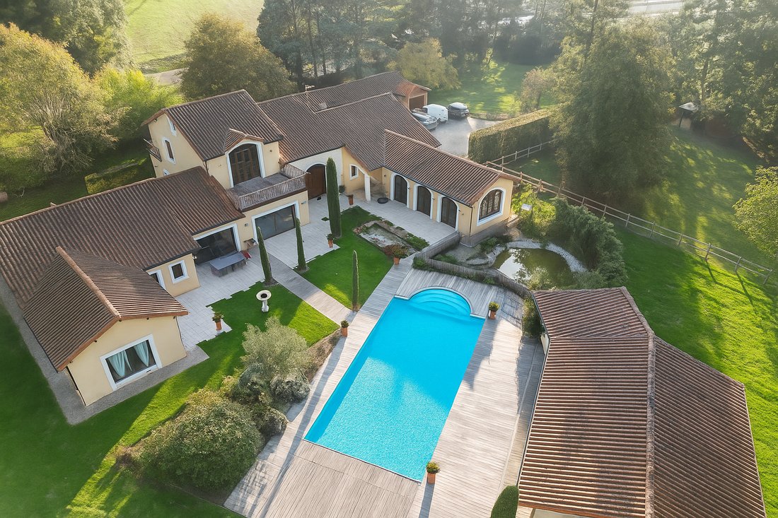 Villa in Perreux, Auvergne-Rhône-Alpes, France 5 - 16597655