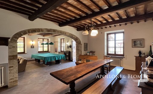 Castle for Sale in Cetona, Tuscany, Italy