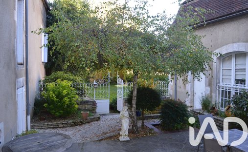 Castle for Sale in Auxerre, Bourgogne-Franche-Comté, France