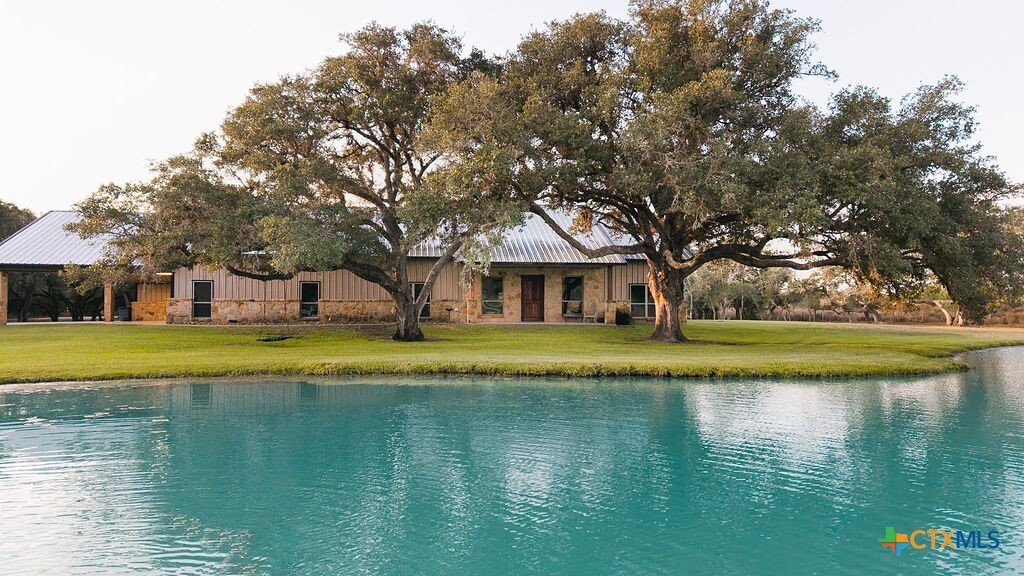 House in Inez, Texas, United States 1 - 16584654