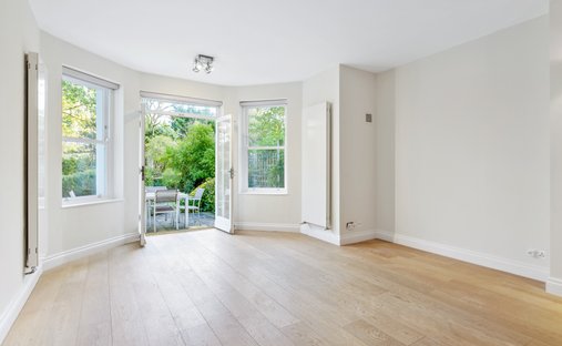 Apartment in Belsize Park, Camden, England 1