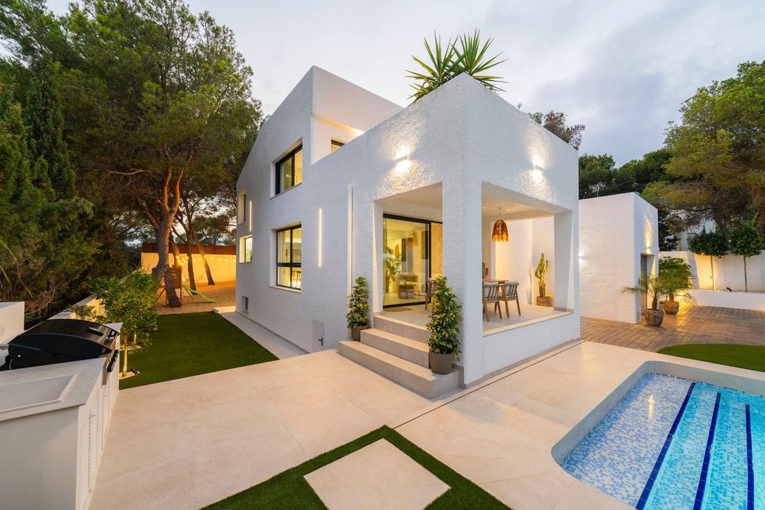 Villa in Boadilla del Monte, Comunidad de Madrid, Spain 2 - 16597319