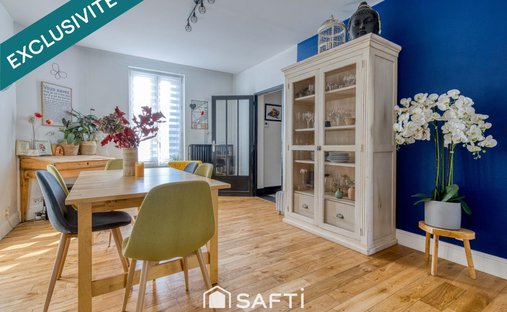 Castle for Sale in Bourg-en-Bresse, Auvergne-Rhône-Alpes, France