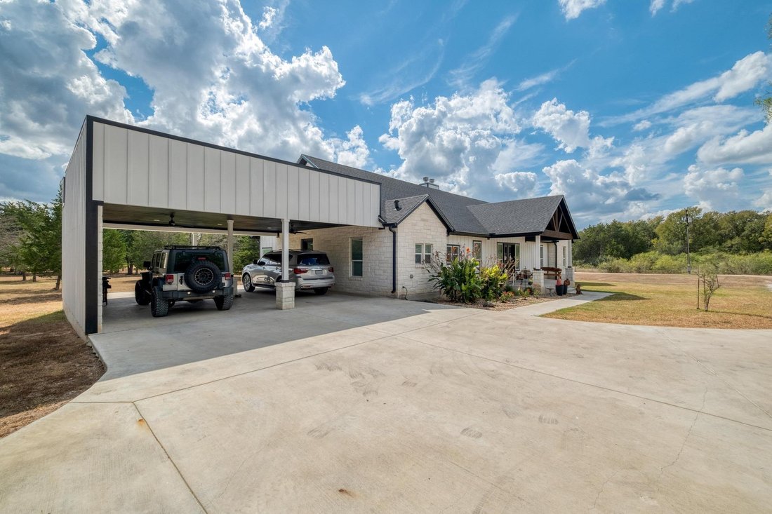House in Paige, Texas, United States 2 - 16590832