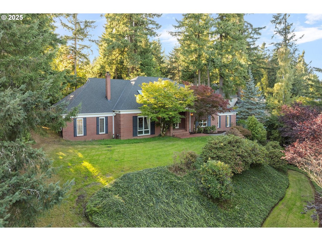 House in Lake Oswego, Oregon, United States 2 - 16570080