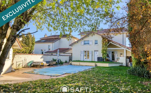 Castle for Sale in Bourg-en-Bresse, Auvergne-Rhône-Alpes, France