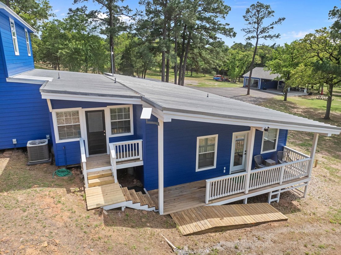 House in Smithville, Texas, United States 4 - 16588909