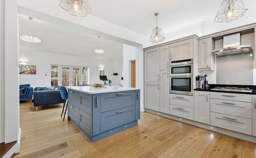 House in Ramsden Heath, England 1