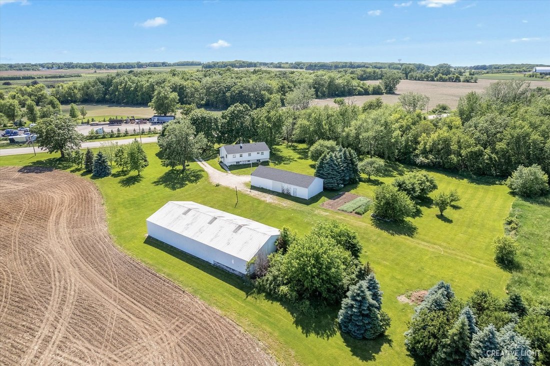 House in Pingree Grove, Illinois, United States 1 - 16586104