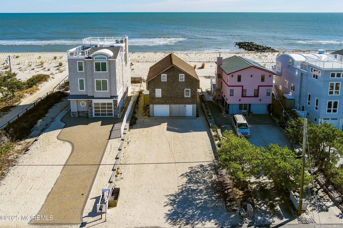 House in Ship Bottom, New Jersey, United States 2 - 16582483