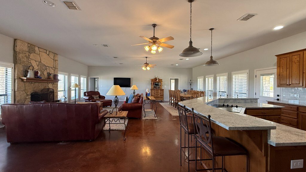 House in Iraan, Texas, United States 5 - 16584096