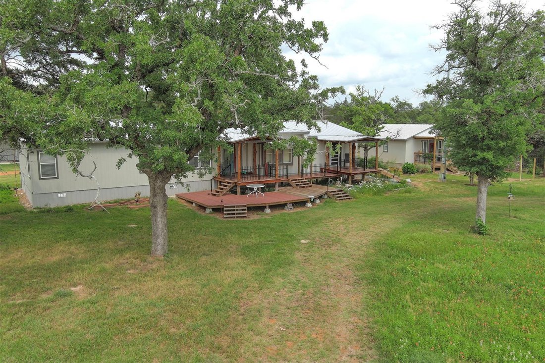 House in Flatonia, Texas, United States 3 - 16591373