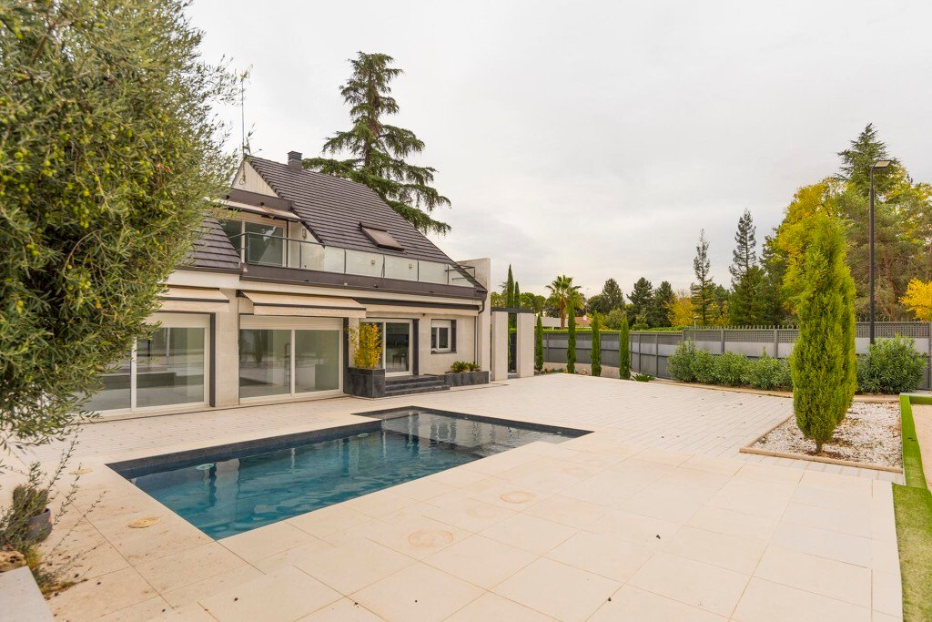 Villa in La Moraleja, Alcobendas, Comunidad de Madrid 1 - 16583574