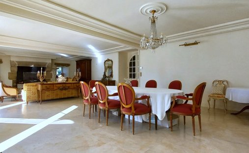 Castle for Sale in Riec-sur-Belon, Brittany, France