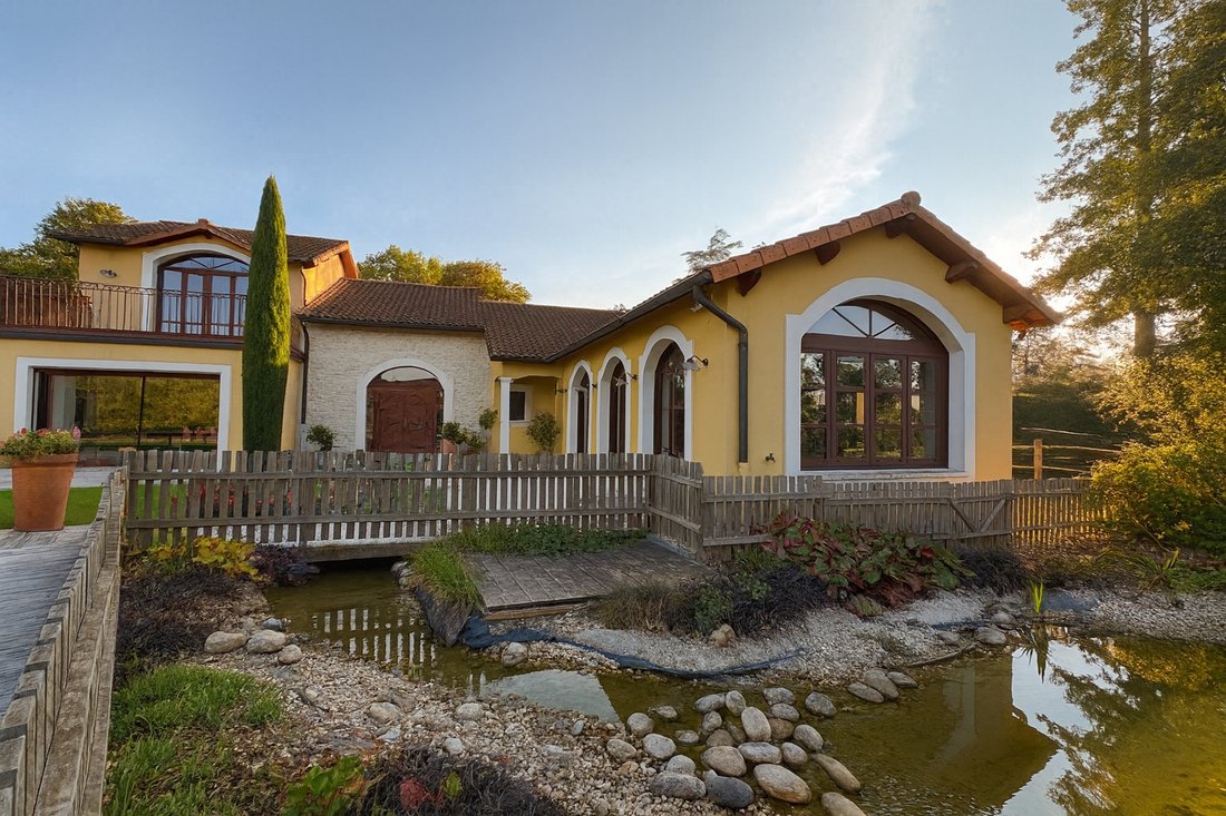 Villa in Perreux, Auvergne-Rhône-Alpes, France 4 - 16597655