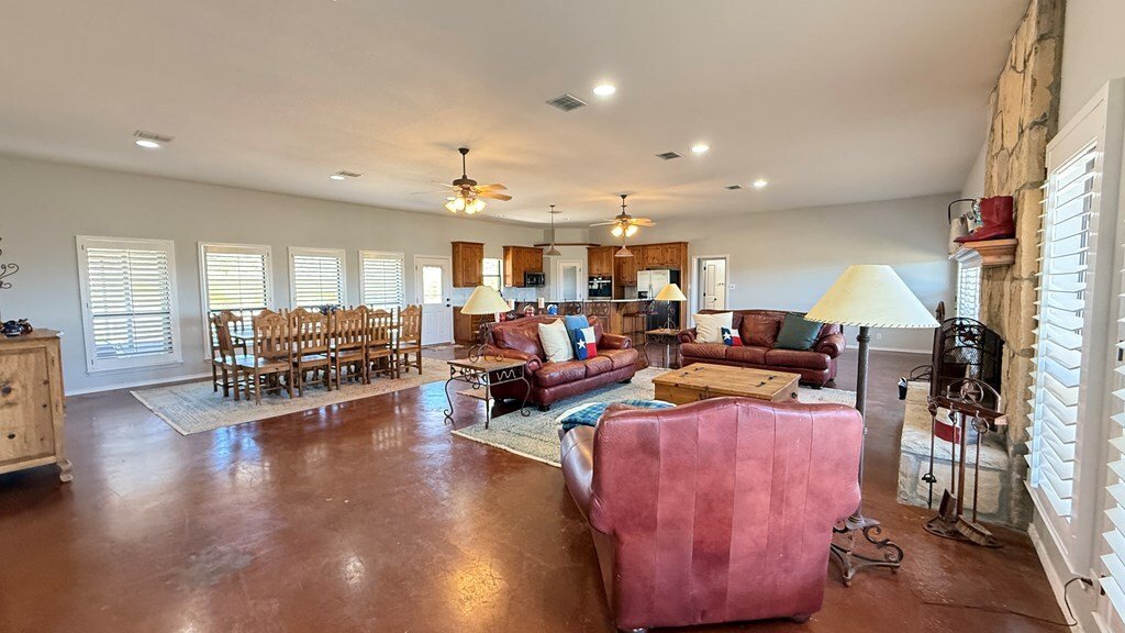House in Iraan, Texas, United States 3 - 16584096