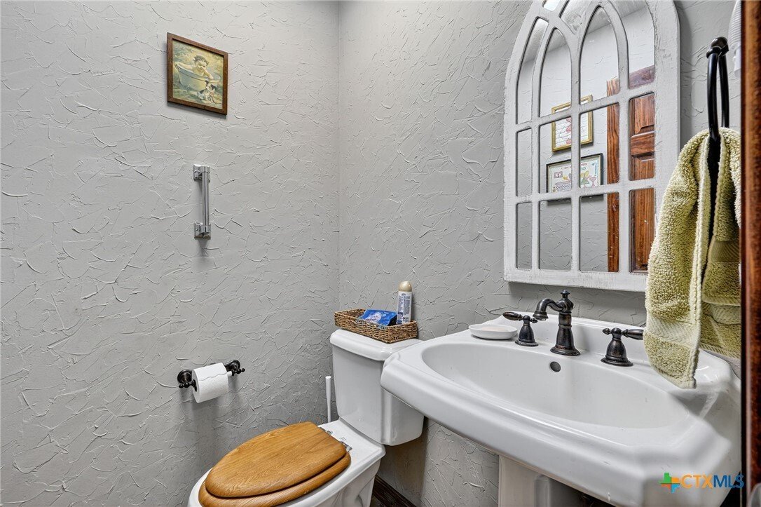 House in Hamilton, Texas, United States 5 - 16584916