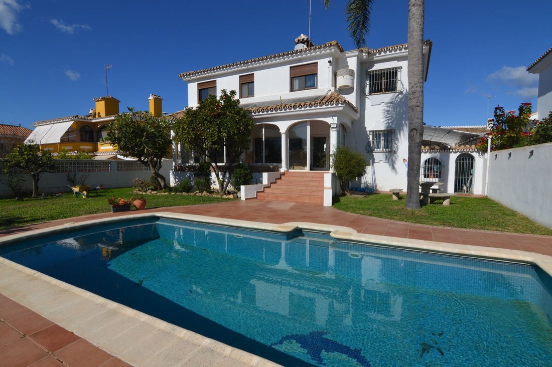 Villa in San Pedro de Alcantara, Andalusia, Spain 1 - 16603569