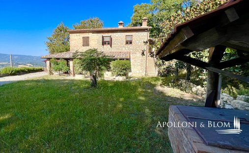 Castle for Sale in Cetona, Tuscany, Italy
