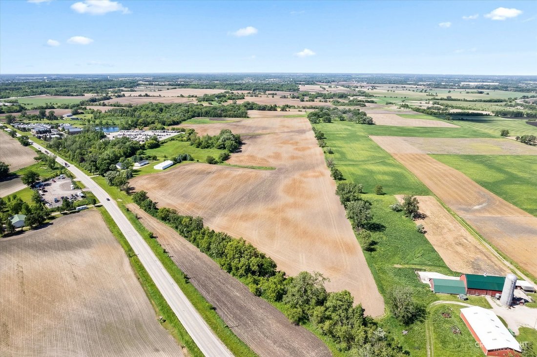 House in Pingree Grove, Illinois, United States 2 - 16586104