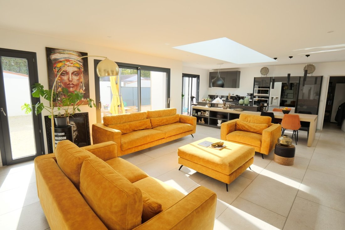 Villa in Saint-Sulpice-de-Royan, Nouvelle-Aquitaine, France 4 - 16603436