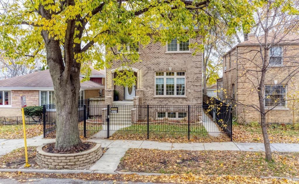House in Chicago, Illinois, United States 2 - 16586940