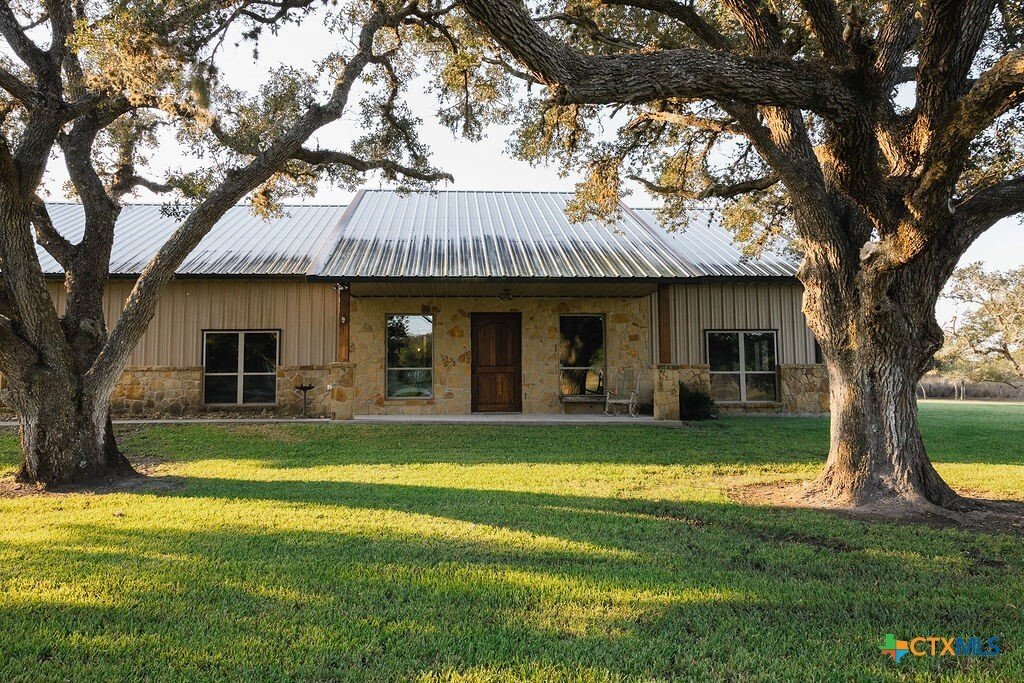 House in Inez, Texas, United States 3 - 16584654