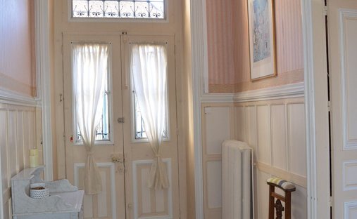 Castle for Sale in Auxerre, Bourgogne-Franche-Comté, France