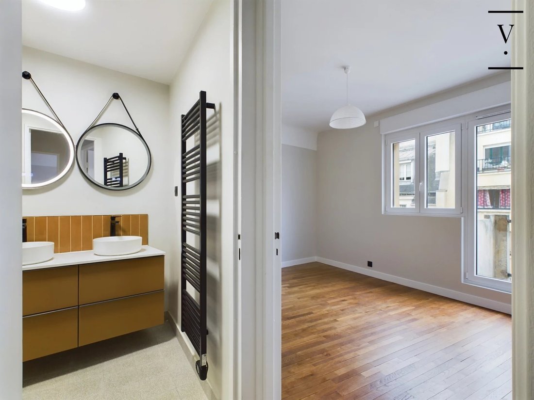 Apartment in Gros Caillou, Paris 7e Arrondissement, Paris 5 - 15325899