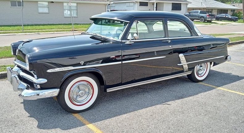 Coupe in Glendale, United States 1 - 16597657