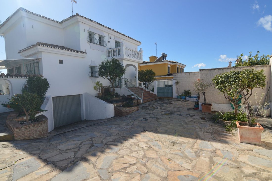 Villa in San Pedro de Alcantara, Andalusia, Spain 3 - 16603569