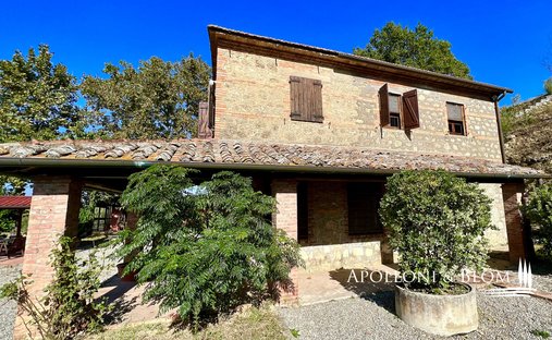 Castle for Sale in Cetona, Tuscany, Italy