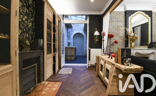 Castle for Sale in Marmande, Nouvelle-Aquitaine, France