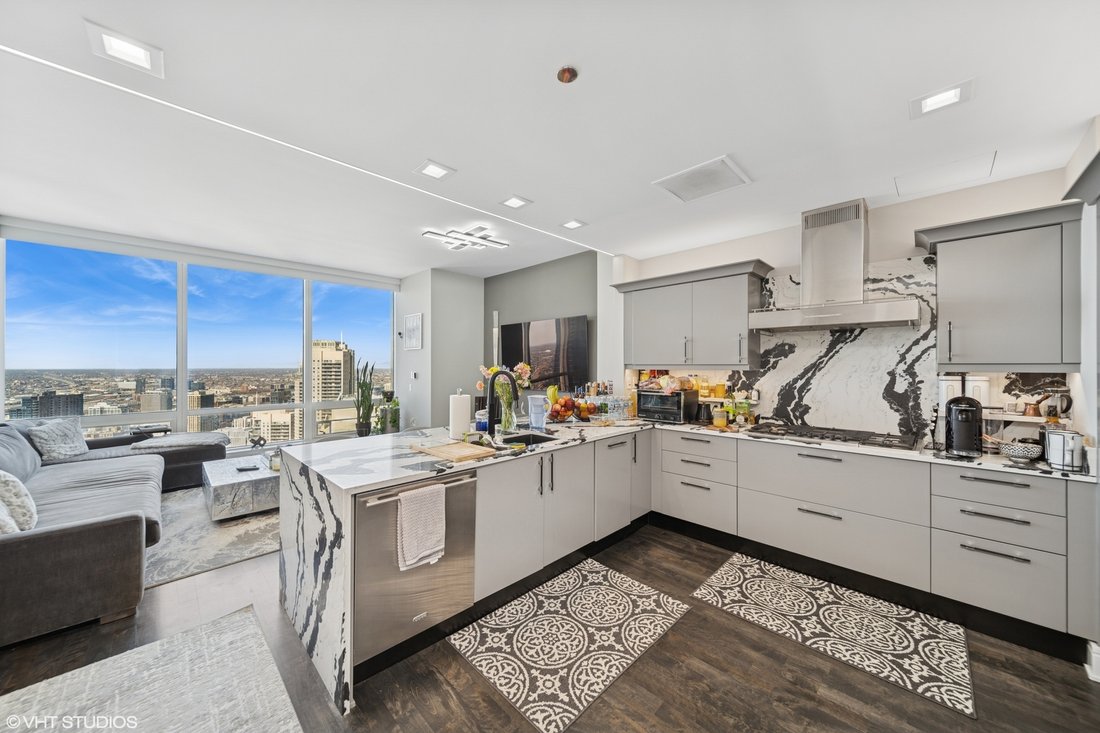 Condo in Chicago, Illinois, United States 4 - 16585891