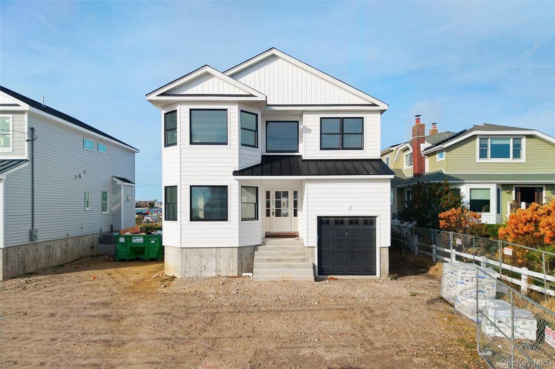 House in Massapequa, New York, United States 1 - 16366928