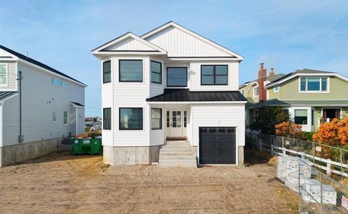 House in Massapequa, New York, United States 1