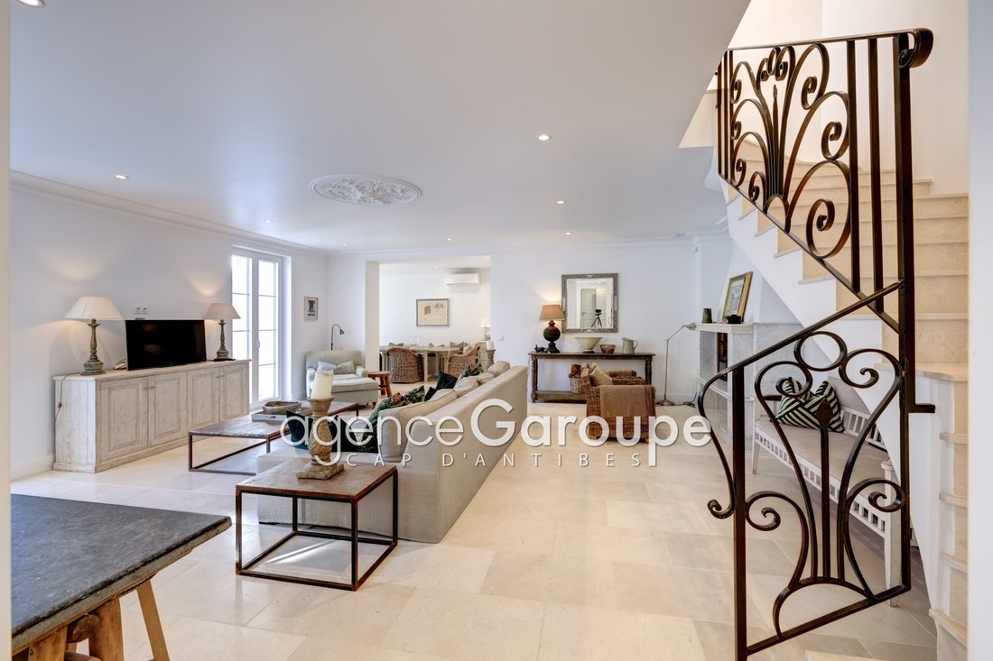 Villa in Antibes, Provence-Alpes-Côte d'Azur, France 3 - 16597700