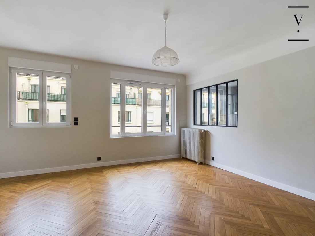 Apartment in Gros Caillou, Paris 7e Arrondissement, Paris 2 - 15325899