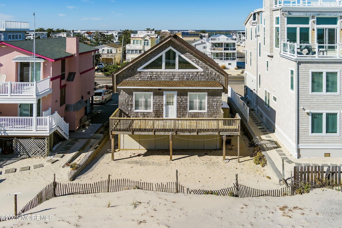House in Ship Bottom, New Jersey, United States 5 - 16582483
