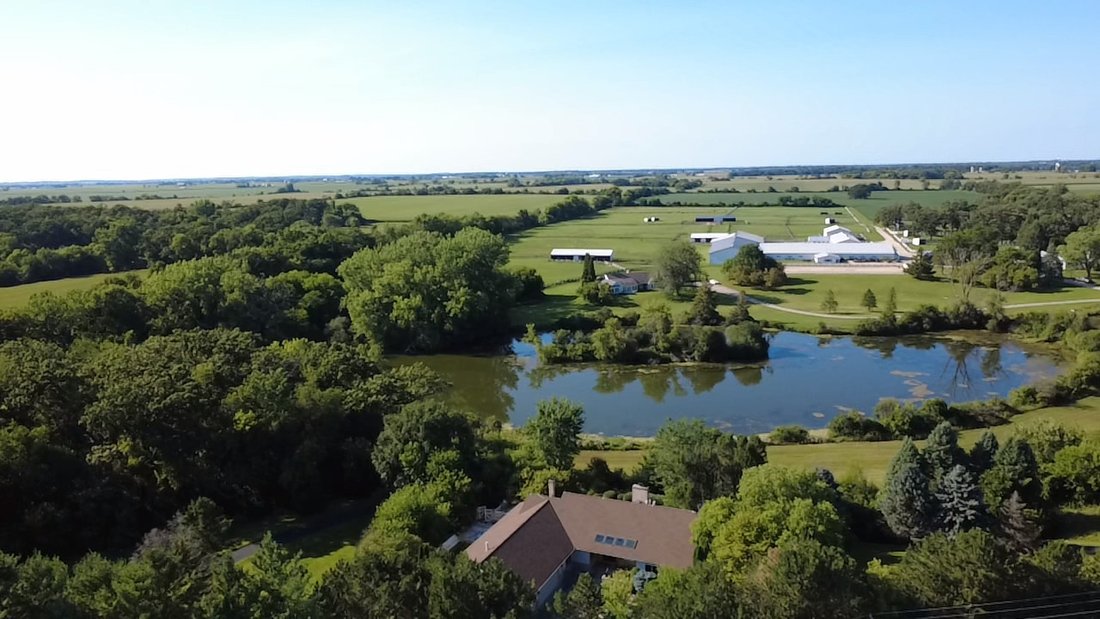 House in Spring Grove, Illinois, United States 2 - 16587025