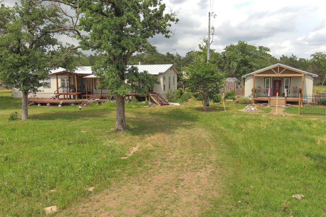 House in Flatonia, Texas, United States 2 - 16591373