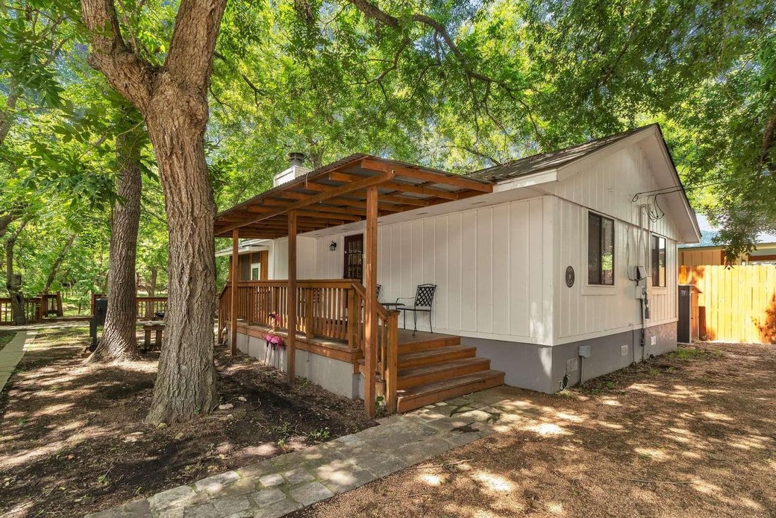 Wimberley, Texas, United States 1 - 16590610