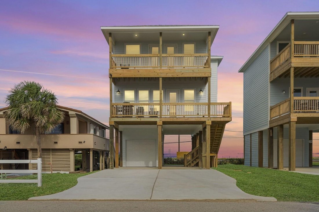 House in Galveston, Texas, United States 1 - 16510469
