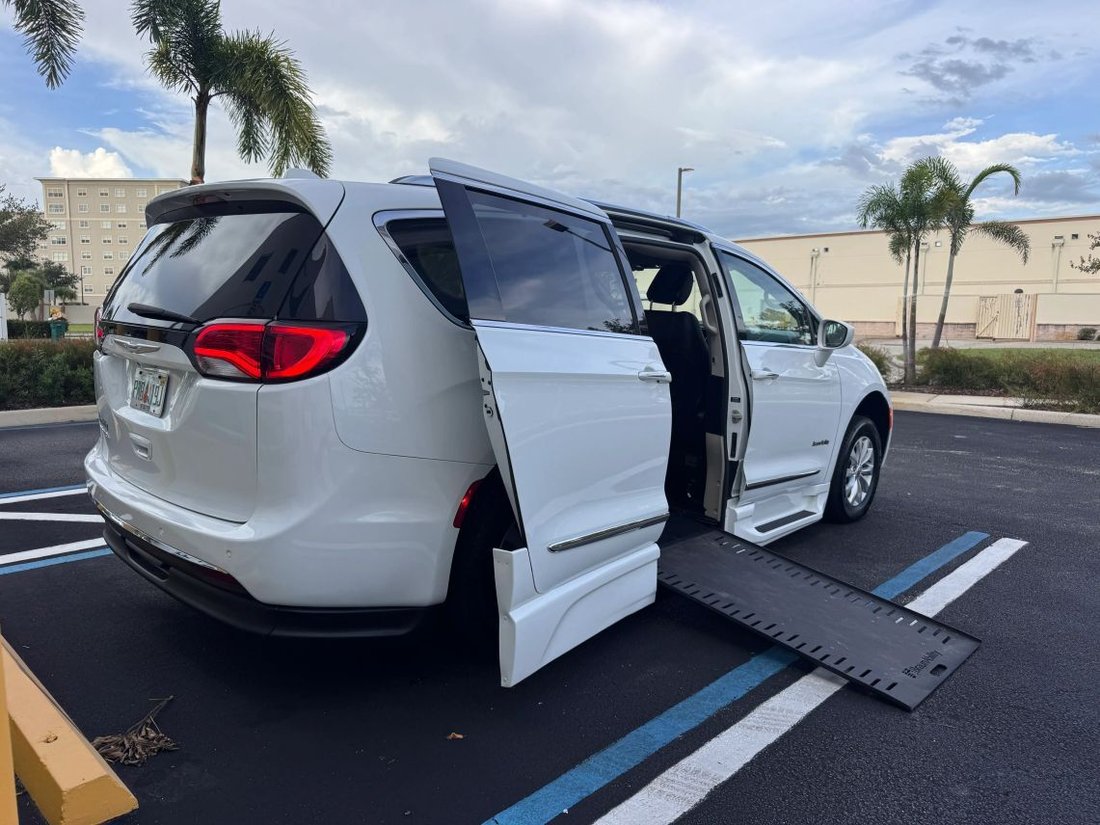 Venice, FL, United States 3 - 16606122